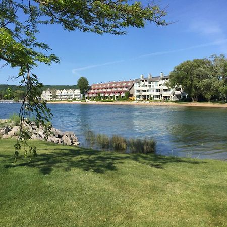 111 Water Street Inn Boyne City Eksteriør billede