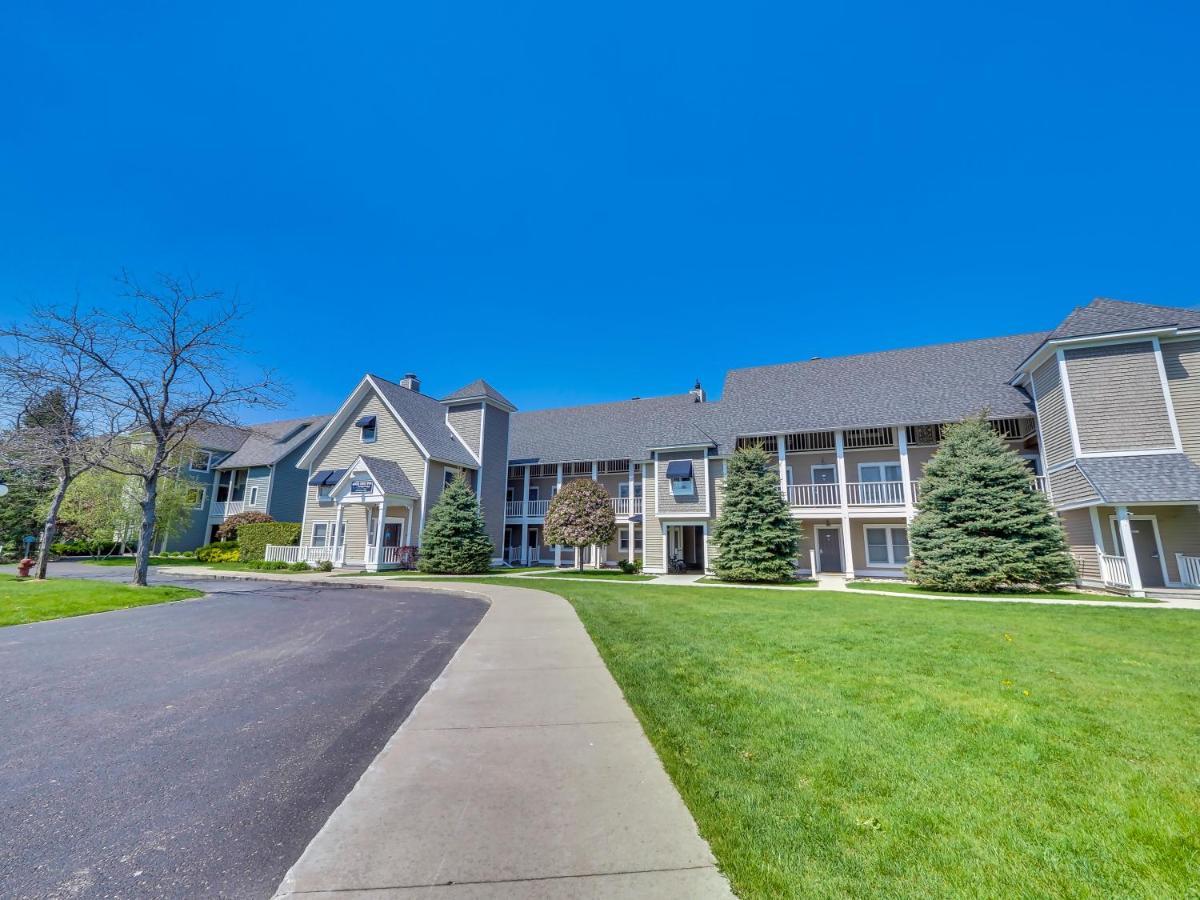 111 Water Street Inn Boyne City Eksteriør billede